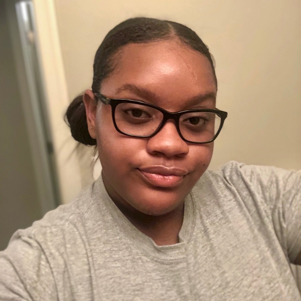 Meet your Posher, Alicia